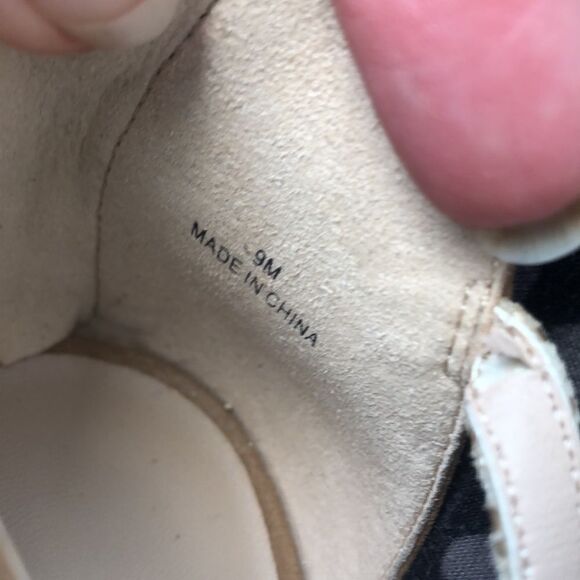 Neiman Marcus Suede Strap Herls - Picture 6 of 6